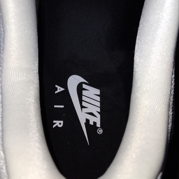 Nike Air Max Sneakers Black, White, Neon Green Men 9.5 new without box